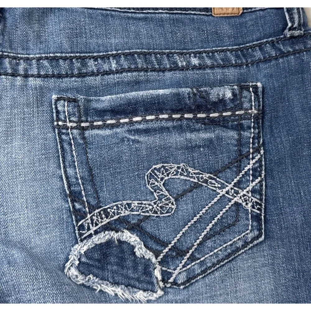 Maurices Low Waist Denim Shorts 11/12 (W33 Inseam 2) Blue Embroidered Juniors